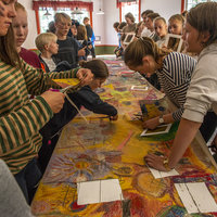 Avaa kuva isommaksi Jokaiselle jäi päivän työstä käteen pala yhdessä tehtyä kuvaa, joka perustui psalmin herättämiin ajatuksiin.