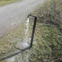 Vettä saa taas hautausmaan vesipisteistä. 
